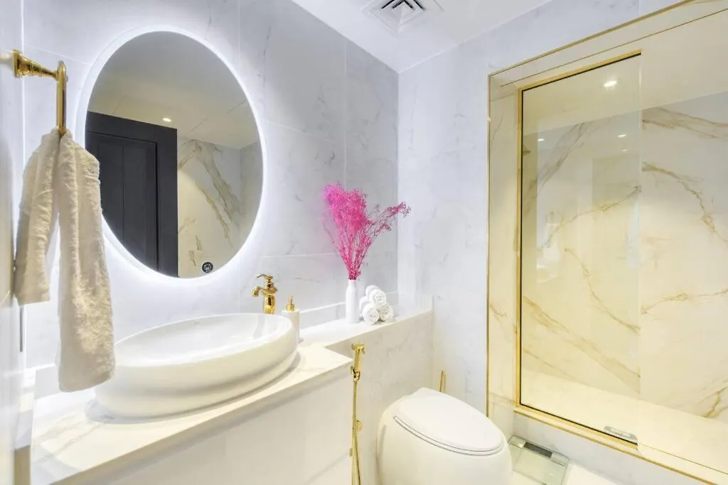 Downtown Beautiful 1Bed With Outdoor Garden Apartment Dubai