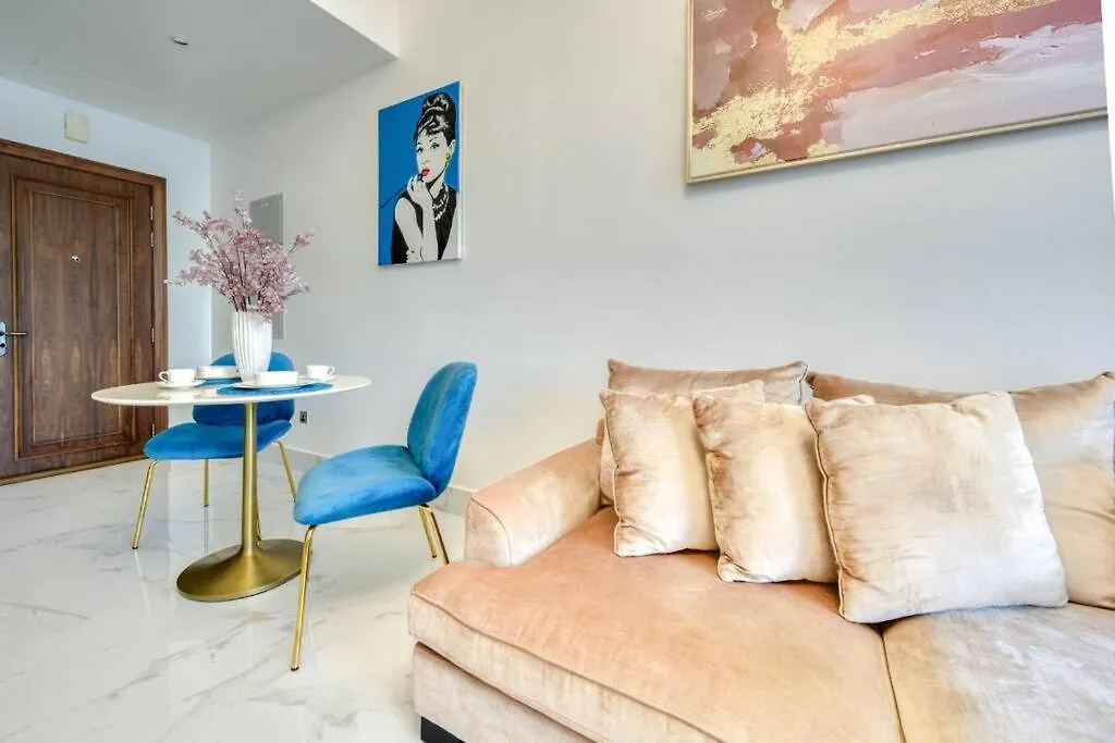 Downtown Beautiful 1Bed With Outdoor Garden Apartment Dubai 0*,  United Arab Emirates